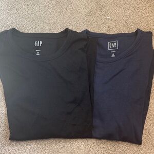 GAP Black and Navy Long Sleeve Modern Tees
